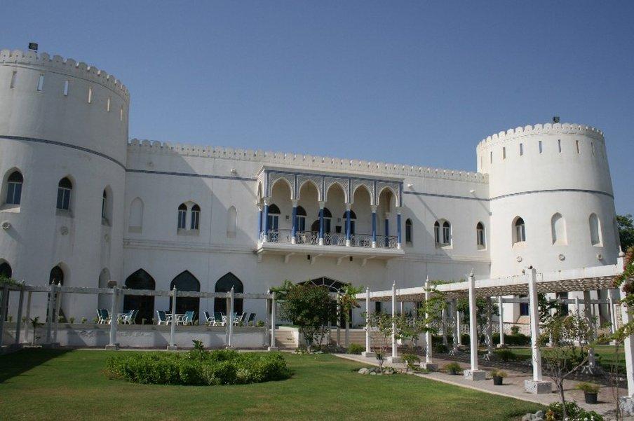 فندق صحار بيتش المظهر الخارجي الصورة