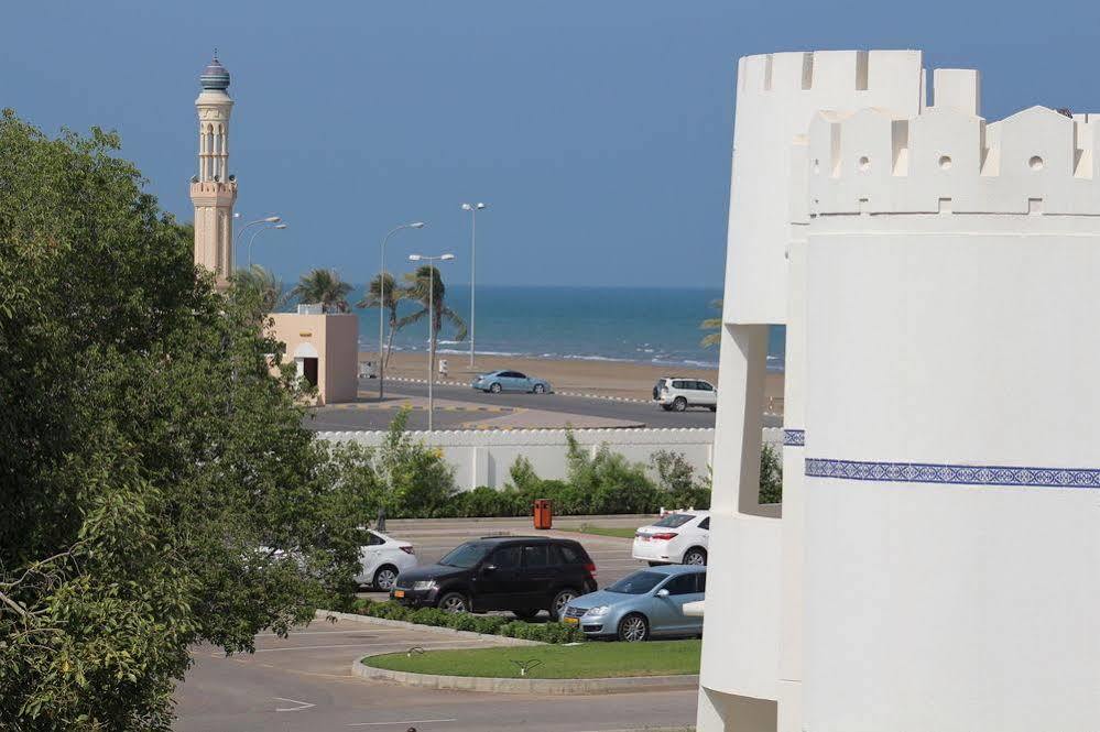 فندق صحار بيتش المظهر الخارجي الصورة